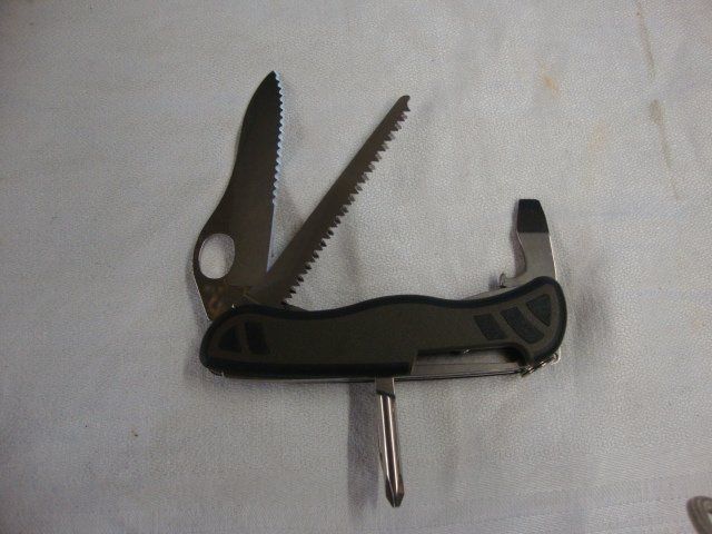 Victorinox Coltellini militari: NEU Vic. Messer Jg08 – Usato da Mollis venduto da Seestern
