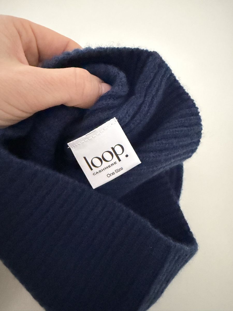 Copricapi, berretti & cappellini: LOOP CASHMERE Cashmere Beanie - Midnight Blue – Nuovo (secondo la descrizione) da Solothurn venduto da Vintage87 2