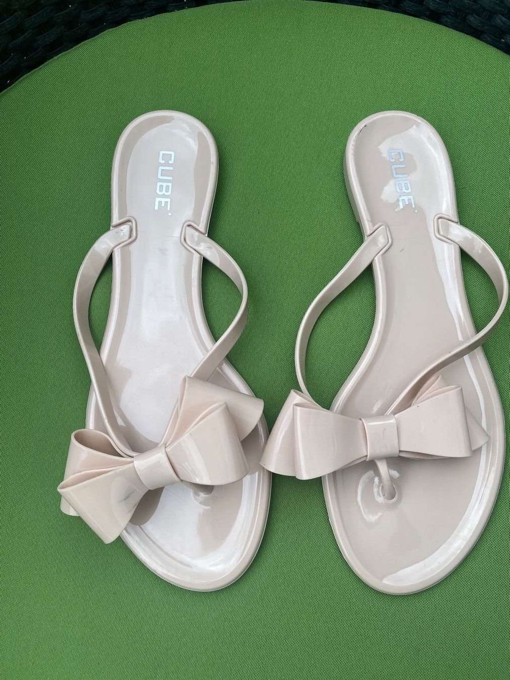 Cube Damenschuhe: SUMMERTIME - stilvolle/edle Flip-Flops, beige/crème, 38 – Neu (gemäss Beschreibung) aus Winkel von ferrari2022