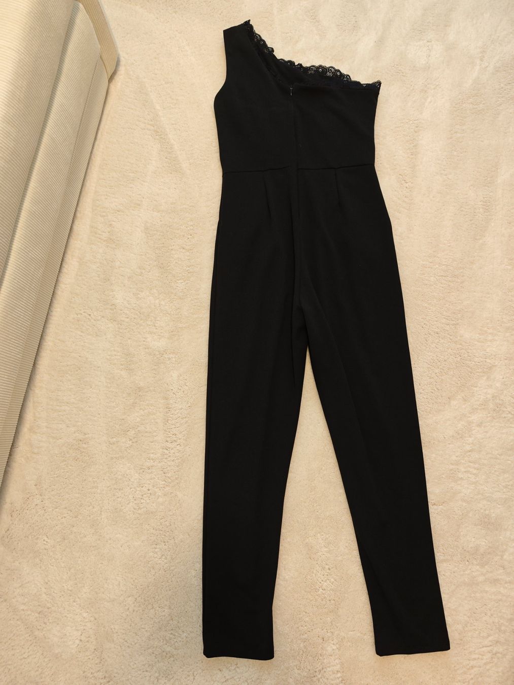 Wal G. Tute: Schicker One-Shoulder Jumpsuit Wal G. Schwarz, Grösse M – Usato da Gunzgen venduto da 0Aurin0 3