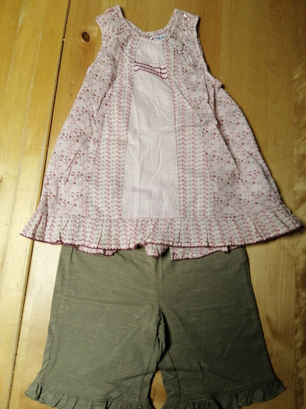 Lotti & Set di vestiti: 1 lot de 4 habits taille 86 – Usato da Attalens venduto da frakimir 1
