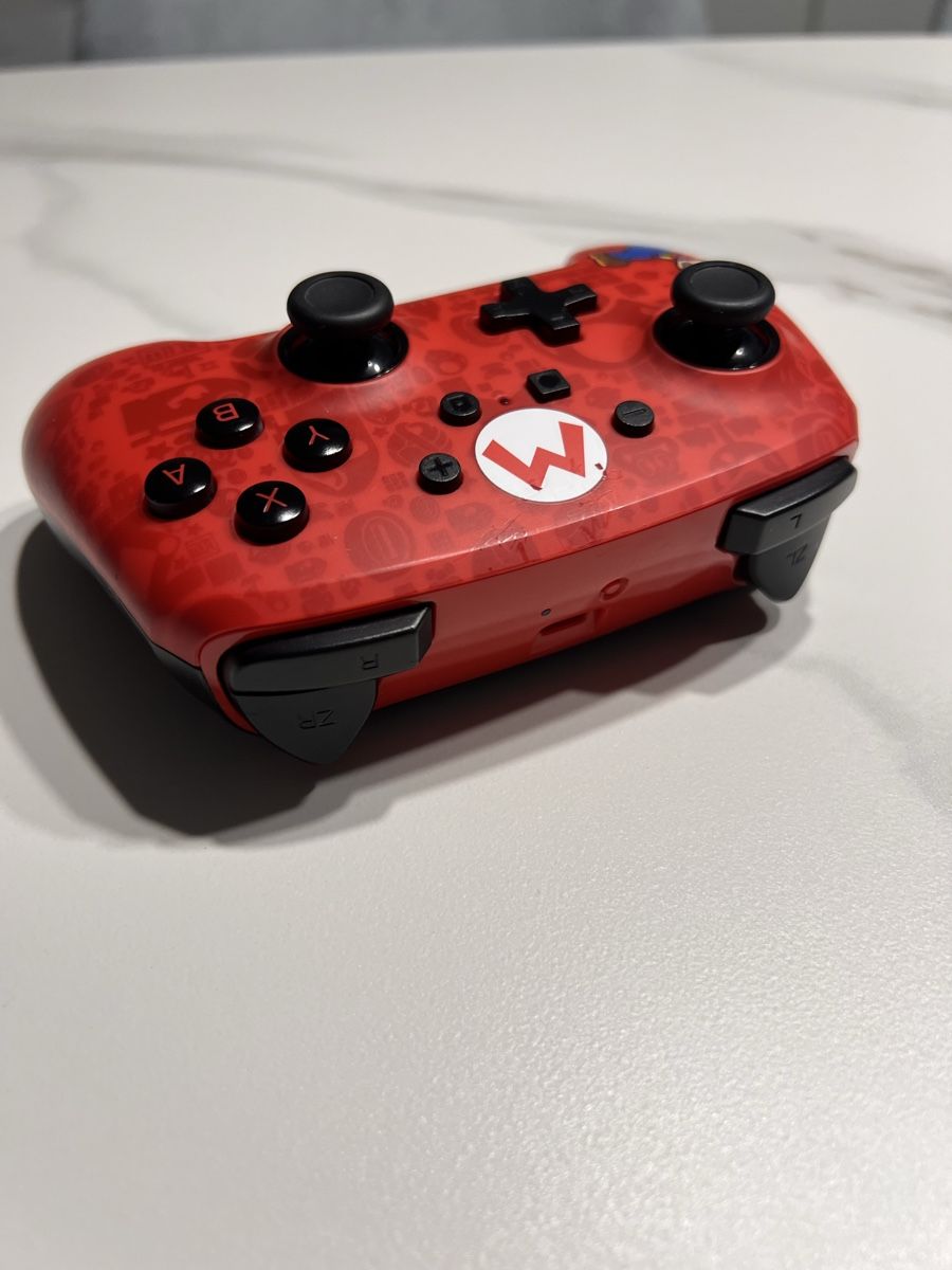 Nintendo Consoles: Nintendo Switch Pro Controller Super Mario Edition Top – Neuf (Voir description) à Winterthur par ChicMarkt 4