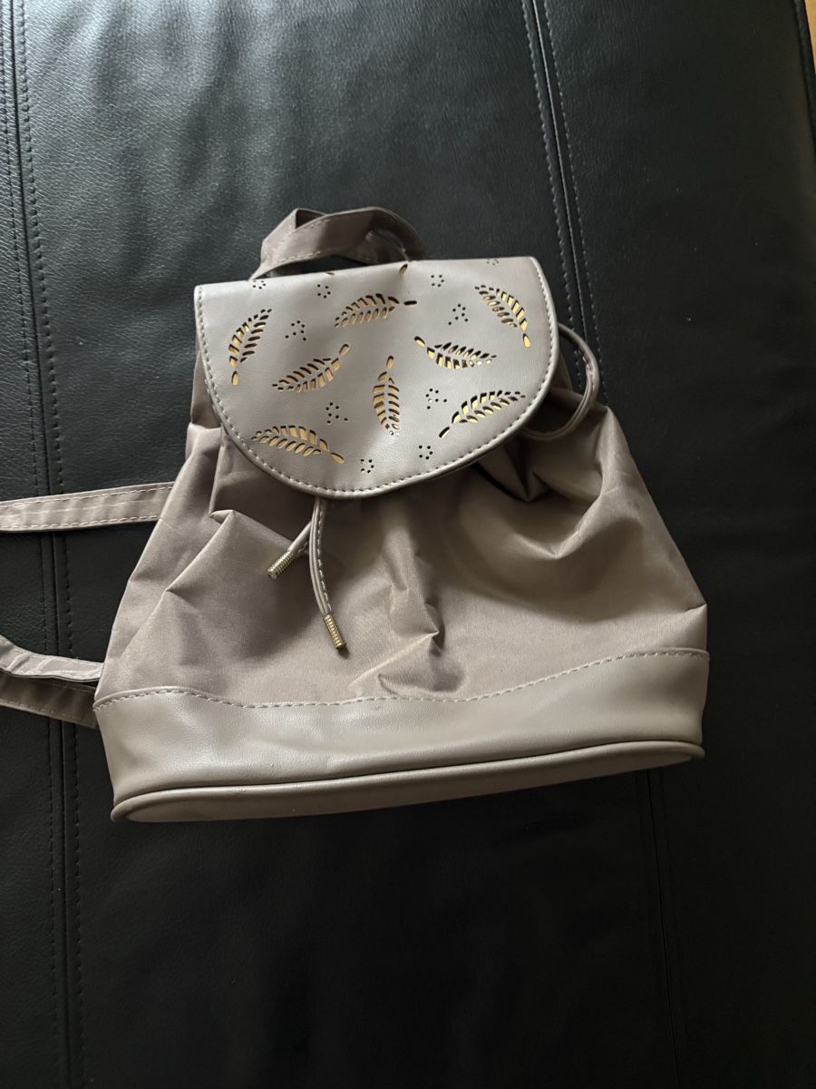 Zaini: Eleganter Rucksack / Tasche, Damen  – Usato da Beromünster venduto da msklef 7
