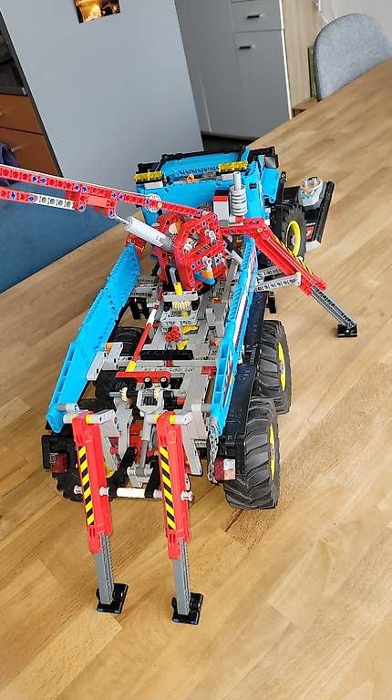 Lego Kit di costruzioni: Allrad-Abschleppwagen 42070 – Usato da Olten venduto da Einwegparadies 2