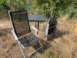 Gartentisch mit 2 Stühlen