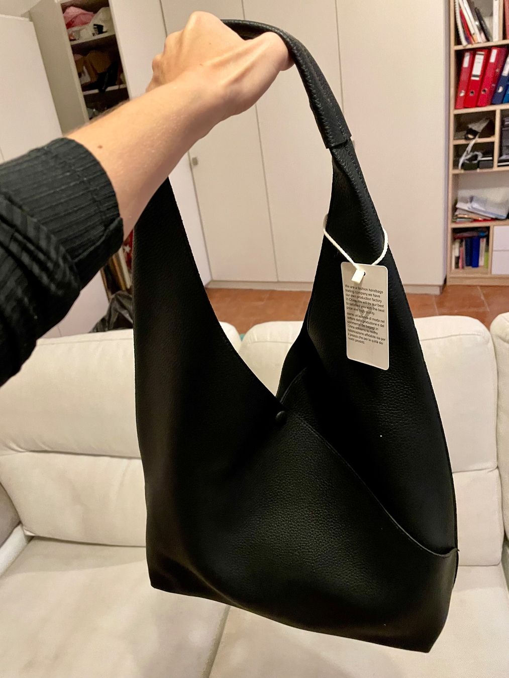 Borse: Vendo borsa grande nera da indossare a spalla – Nuovo e nell'imballaggio originale da Brione s. Minusio venduto da Je_Jey 1