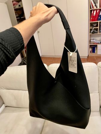 Vendo borsa grande nera da indossare a spalla