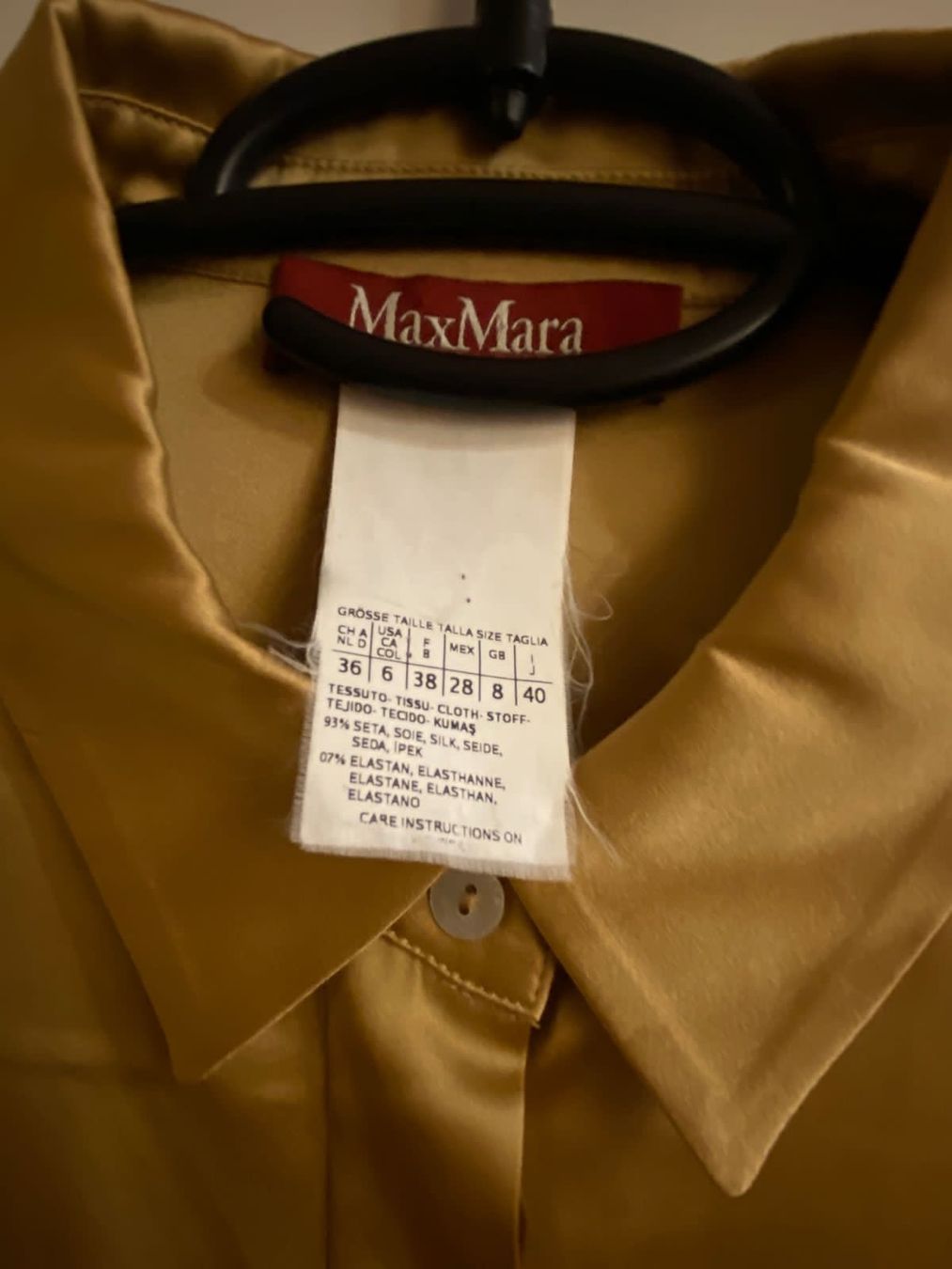 Max Mara Blusen: MAX MARA - Chemise en soie dorée - taille 36 – Neu (gemäss Beschreibung) aus Genève von Lucie.hwrth 1