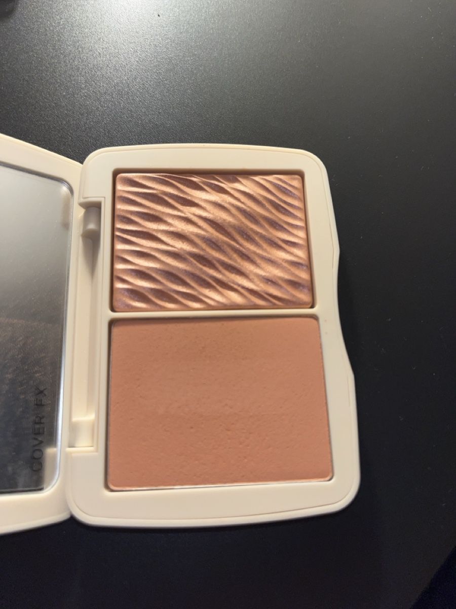 Make-up: Cover FX Monochromatic Blush Duo in Soft Peach – Usato da Winterthur venduto da Natcl 2