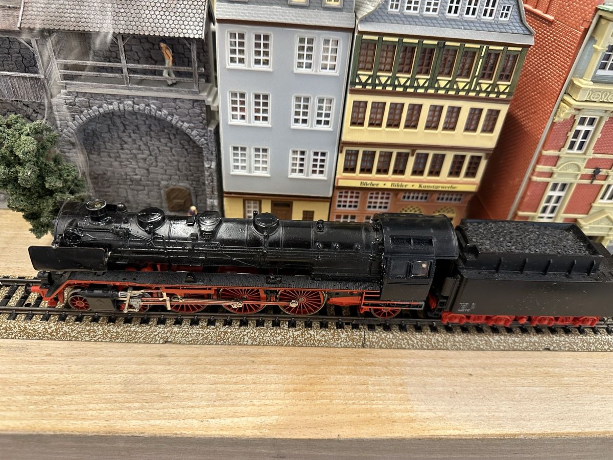 Märklin Modellini di ferrovie: Märklin 3085 DB BR 003 – Usato da Lupsingen venduto da New-Haven 1