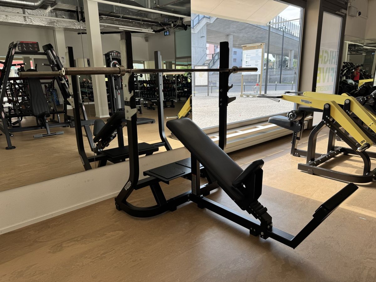 Hometrainer: Technogym Olympic Incline Bench – Usato da Wallisellen venduto da witzigs