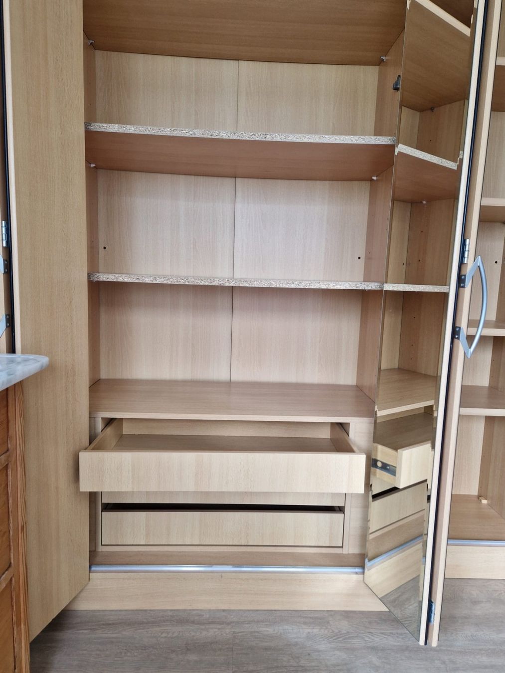 Armadi: Kleiderschrank – Usato da Dürnten venduto da bekanira 4