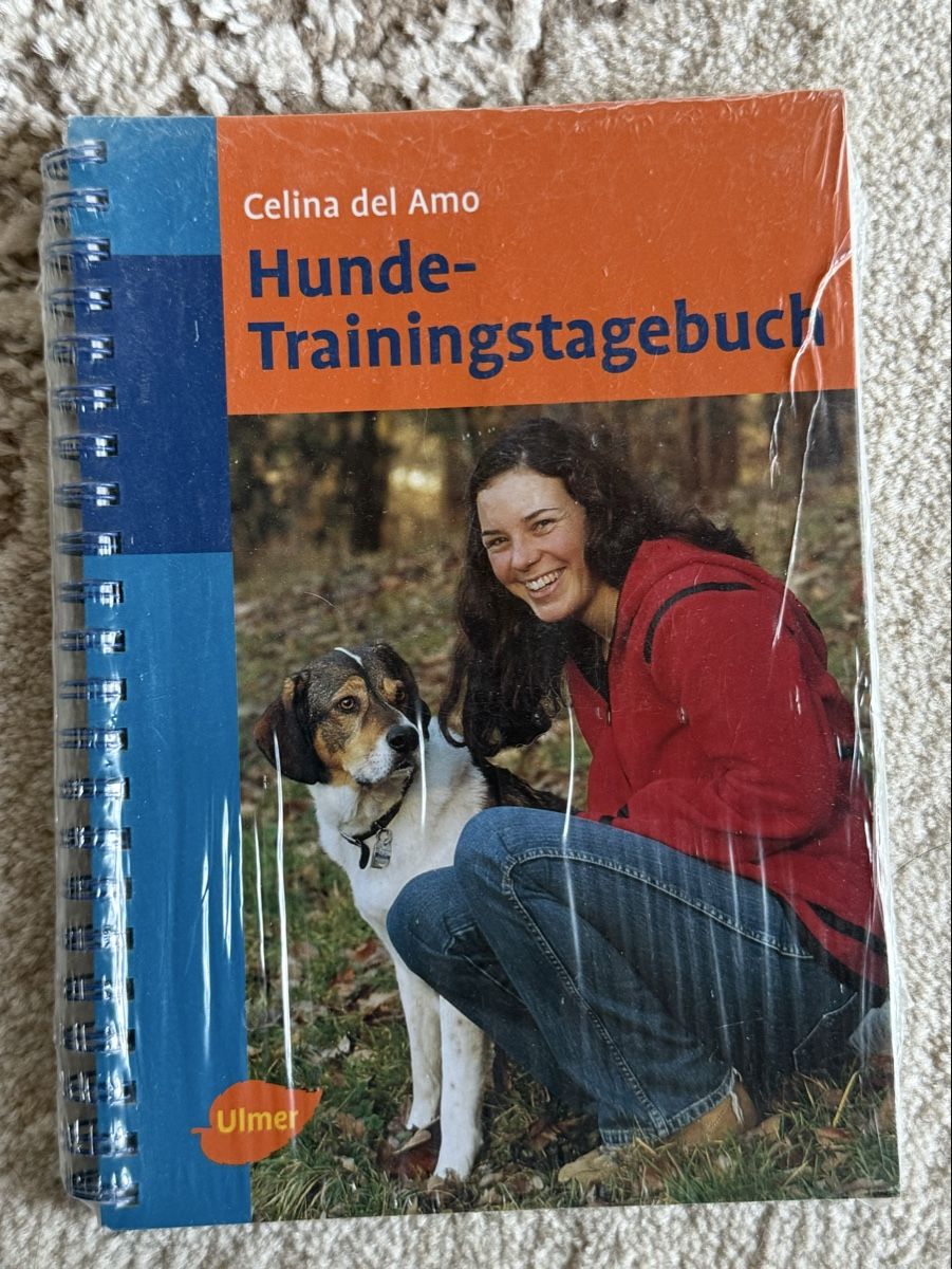 Libri: Hunde-Trainingstagebuch Celina del Amo Ulmer neu – Nuovo e nell'imballaggio originale da Balsthal venduto da Almendra