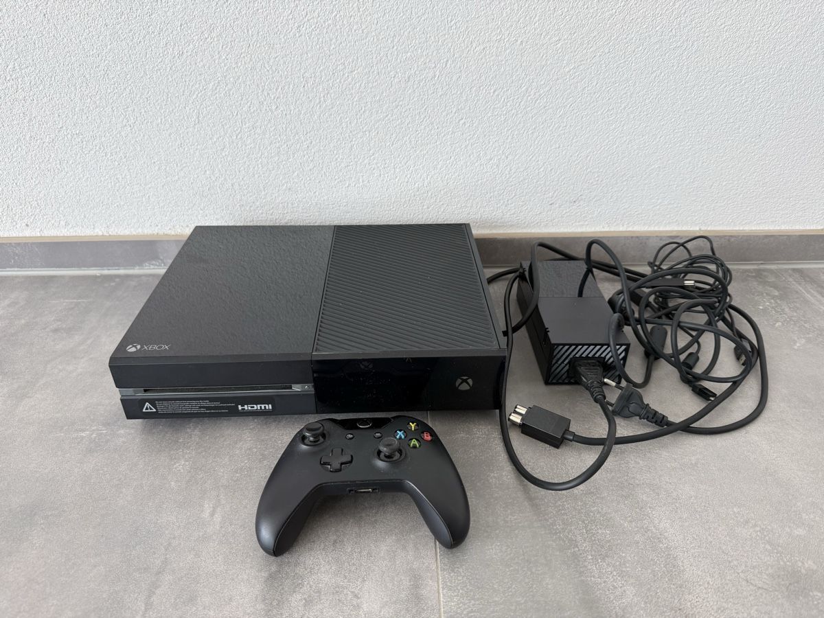 Microsoft Console: Xbox One - Inkl. Controller & Stromkabel! – Usato da Dottikon venduto da Cypherpunk1990