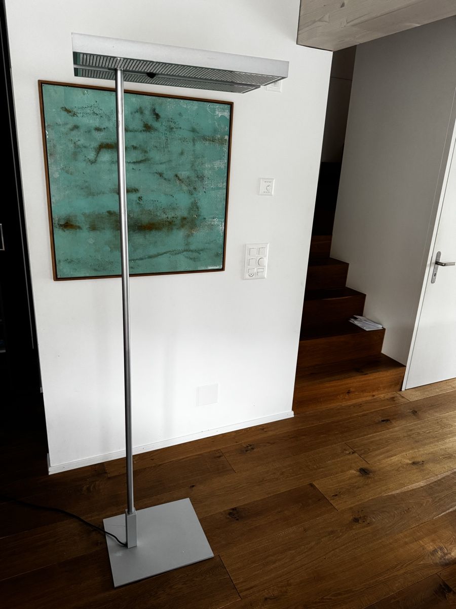 Lampes: Stehleuchte mit Automatik – D'occasion à Bern par Zalana