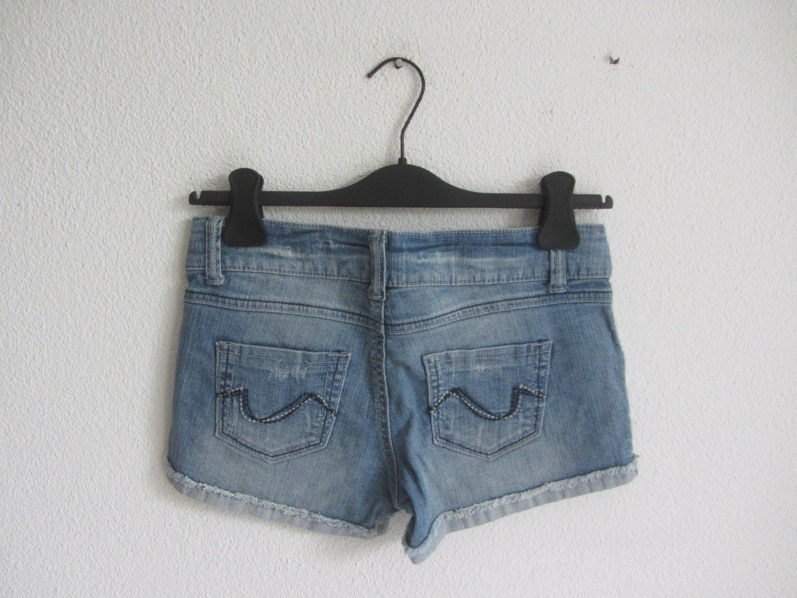 Jeans: RUBY TUESDAY - Jeansshorts blau 34 – Gebraucht aus Zürich von Diazaio 1