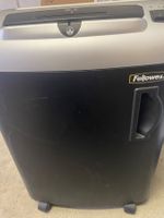 Fellowes Aktenvernichter mit Rädern