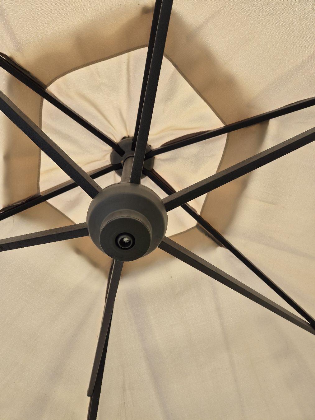 Sonnenschirme: Sonnenschirm gross,3 Meter Durchmesser,beige,FLY – Gebraucht aus Villmergen von MONCHHICHI 1