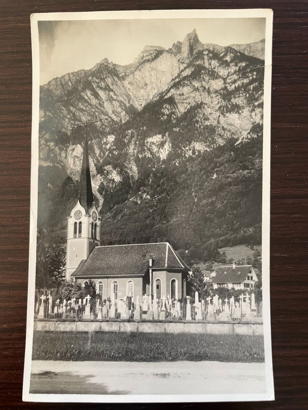 Cartoline postali: ENNENDA (GLARUS) 4 Ansichtskarten, Kirche & Friedhof – Usato da Wald ZH venduto da TLILEF 1