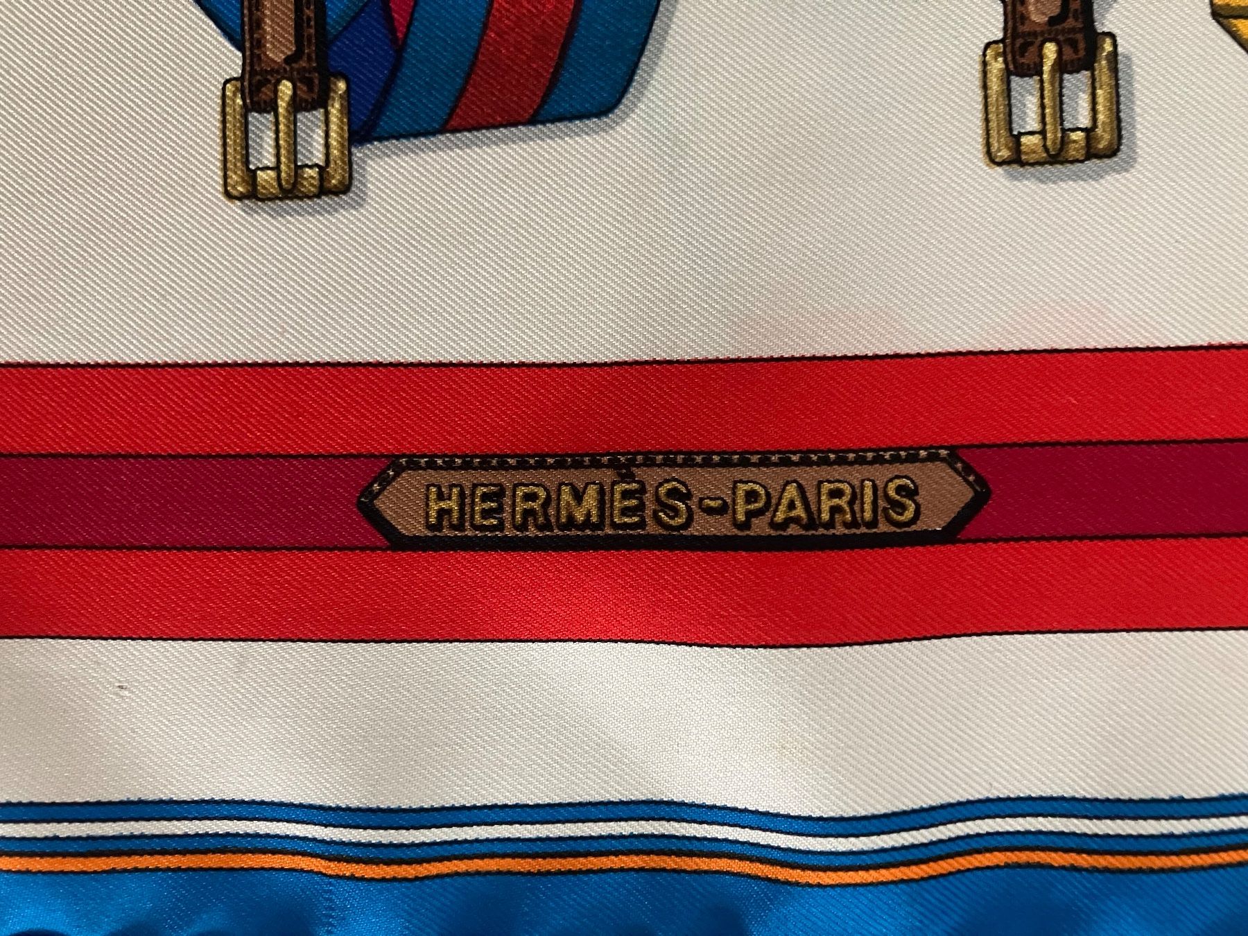 Hermès Foulard & Sciarpe: Hermes scarf 42x42 cm – Difettoso da Windisch venduto da Lyudmila01 2