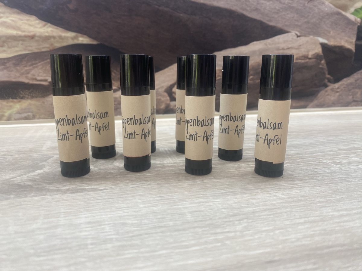 Gesichtspflege: Lippenbalsam versch. Sorten – Neu und originalverpackt aus St.Ursen von starjet 1