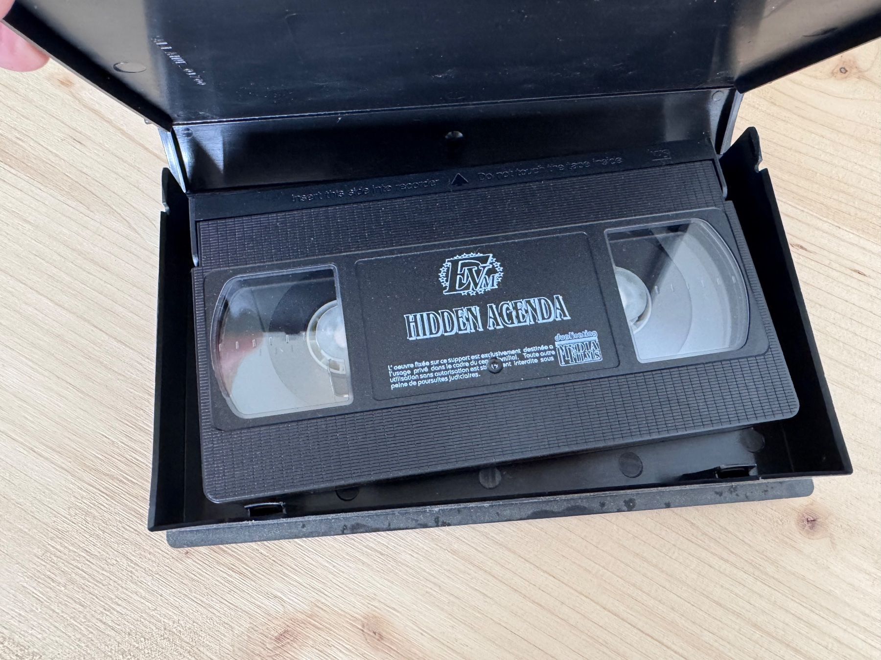 Alle VHS: VHS FR Hidden Agenda Ken Loach – Gebraucht aus Neuchâtel von _Easy_to_Find_ 3
