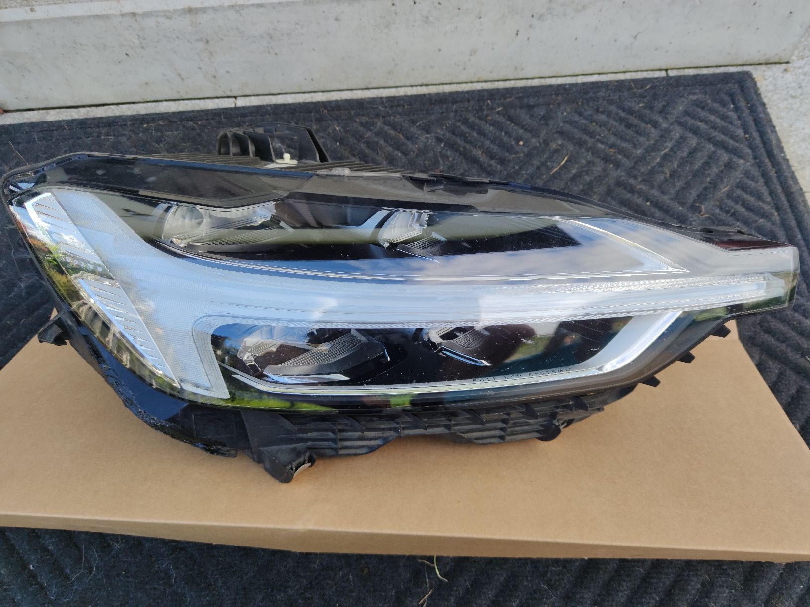 Volvo Fari: Original Volvo xc60 Led Scheinwerfer – Usato da Thunstetten venduto da Delta79