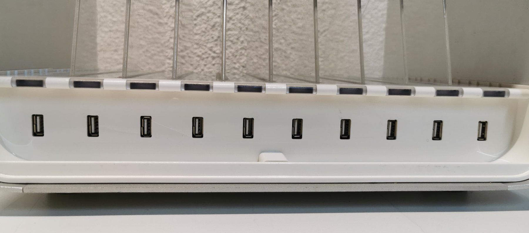 Caricabatterie: Griffin MultiDock Ladestation Mod 37287 – Usato da Oberwangen b. Bern venduto da Vittorio0 3