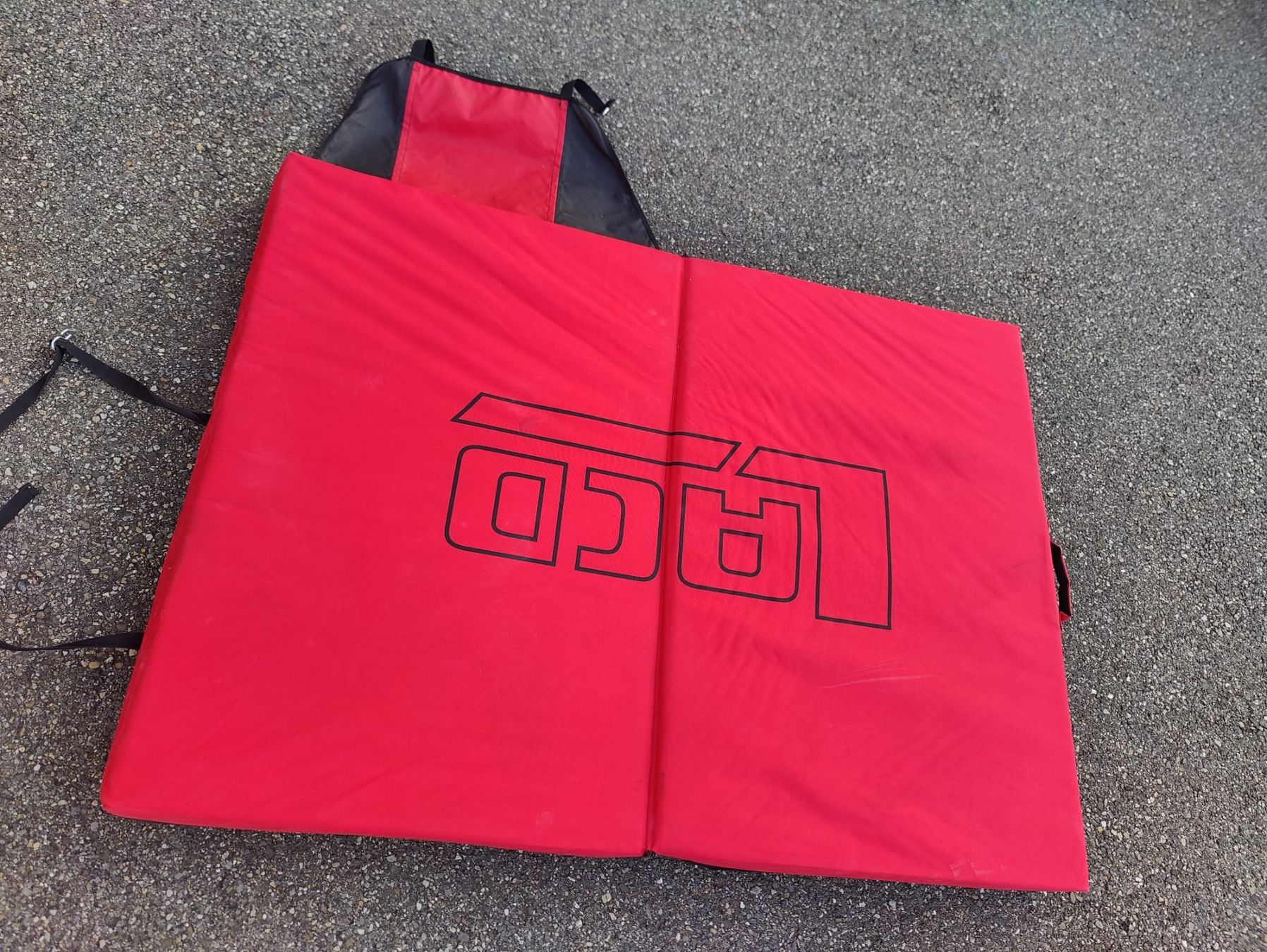 Bodenmatten: Bouldermatte LACD rot schwarz – Neu (gemäss Beschreibung) aus Wädenswil von Mirm1.0