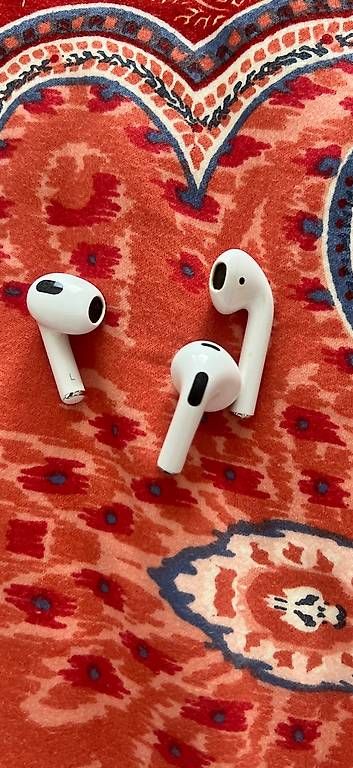 Cuffie: Airpods Apple – Usato da Tenero venduto da loa_7m8d 1