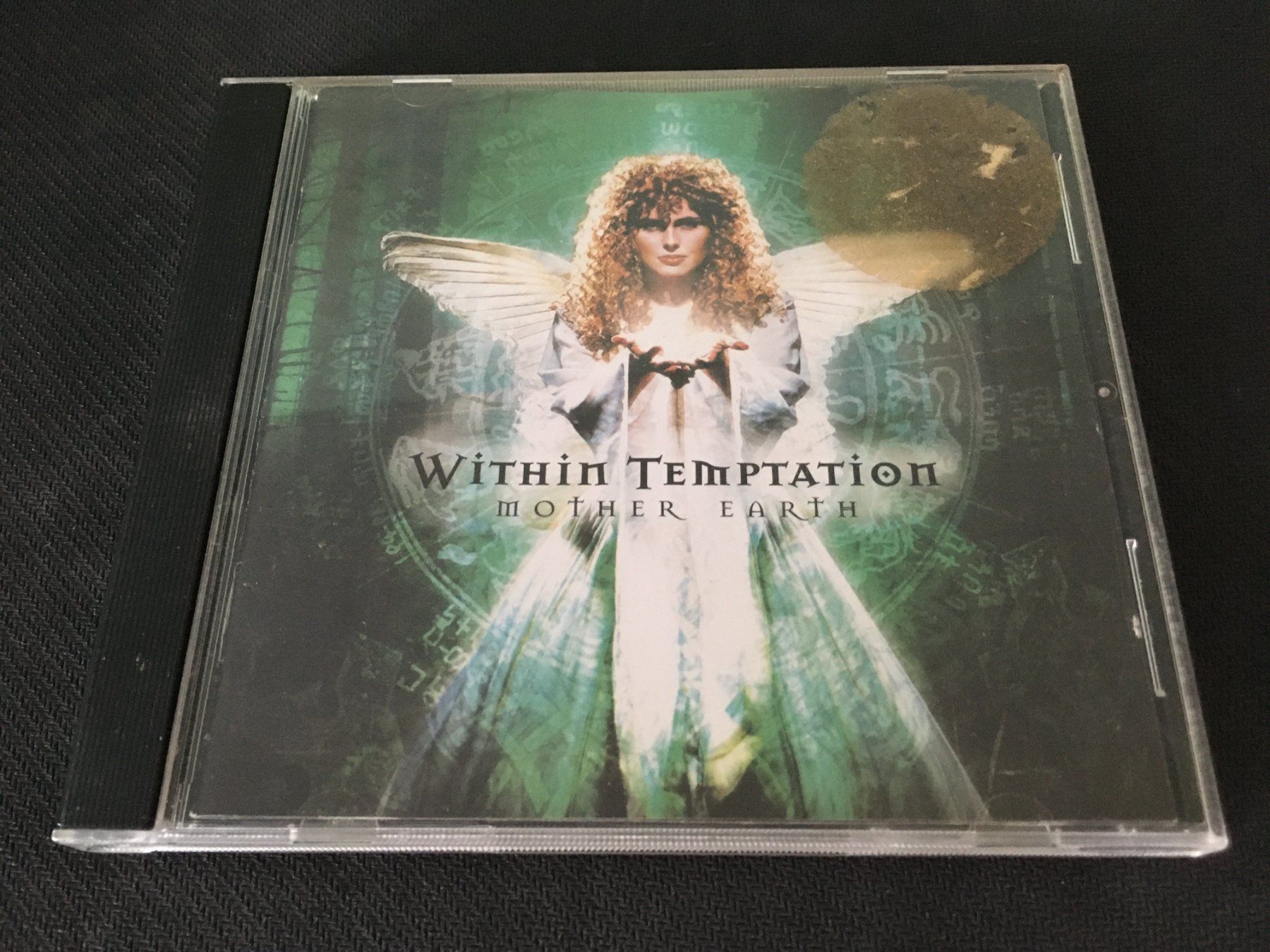 CDs: Within Temptation - Mother Earth -CD- – Gebraucht aus St.Gallen von MedienJoe