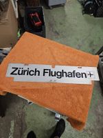 Schild Zürich Flughafen mit Routenangabe gebraucht (D1)