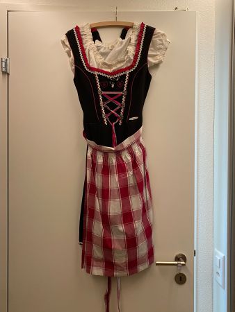 Hochwertiges Dirndl inkl. Bluse