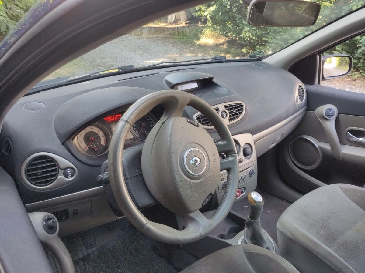Renault Automobili: Renault Clio 1.4 16V - SERVOLENKUNG DEFEKT – Difettoso da Regensdorf venduto da fafa205 3