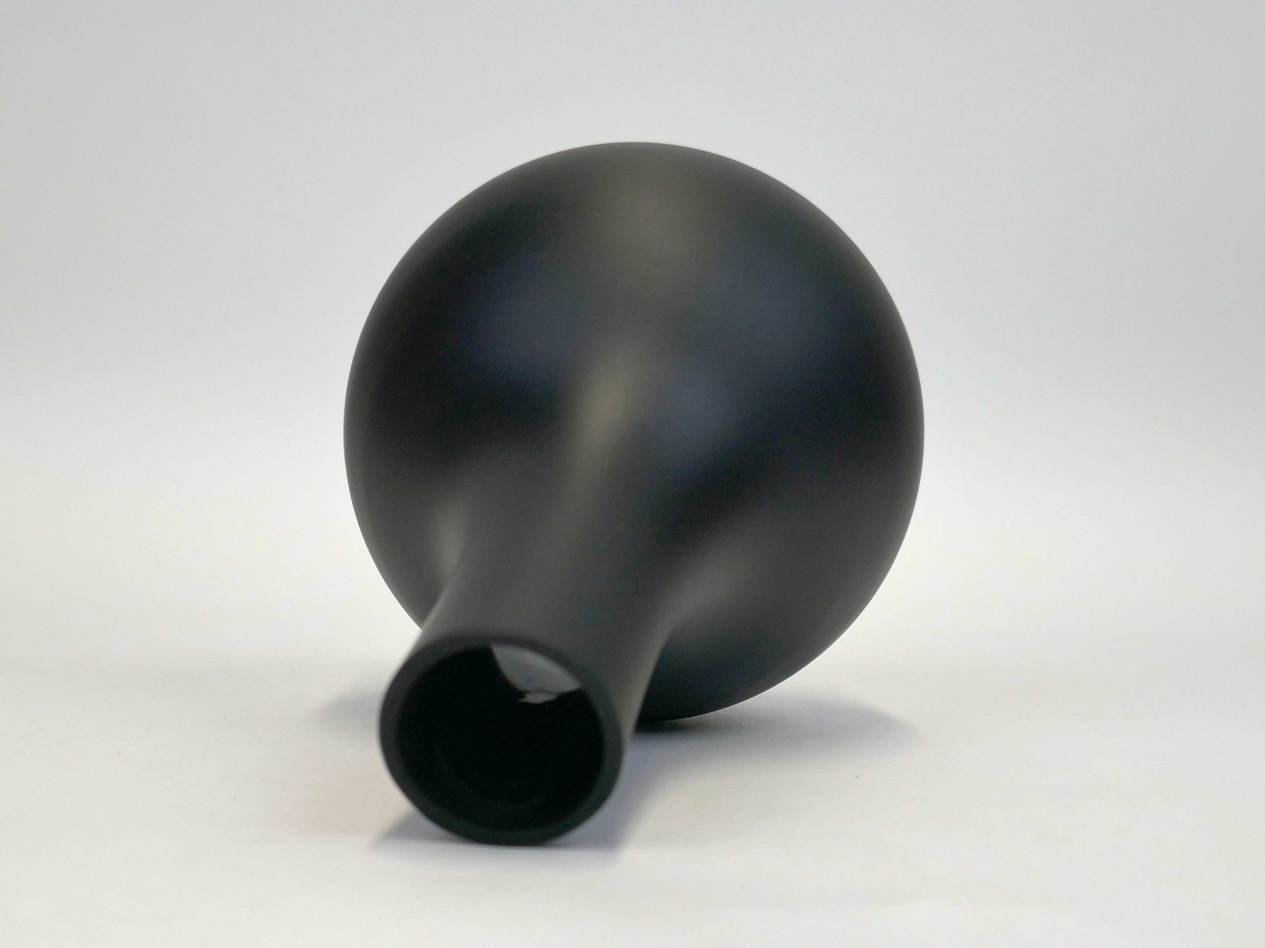 Vase & Récipients: Schwarze Blumenvase – D'occasion à Urtenen-Schönbühl par Restwert_Schoenbuehl 2