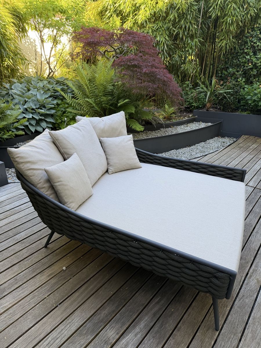 Letti: Skyline Design Serpent Daybed – Usato da Zollikon venduto da ang_d6yy