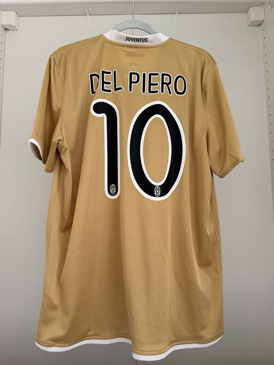 Nike Canottiere & Pantaloni: Juventus Nike 2008/09 Away / 2009/10 Third  – Usato da Meggen venduto da Patti_ 1