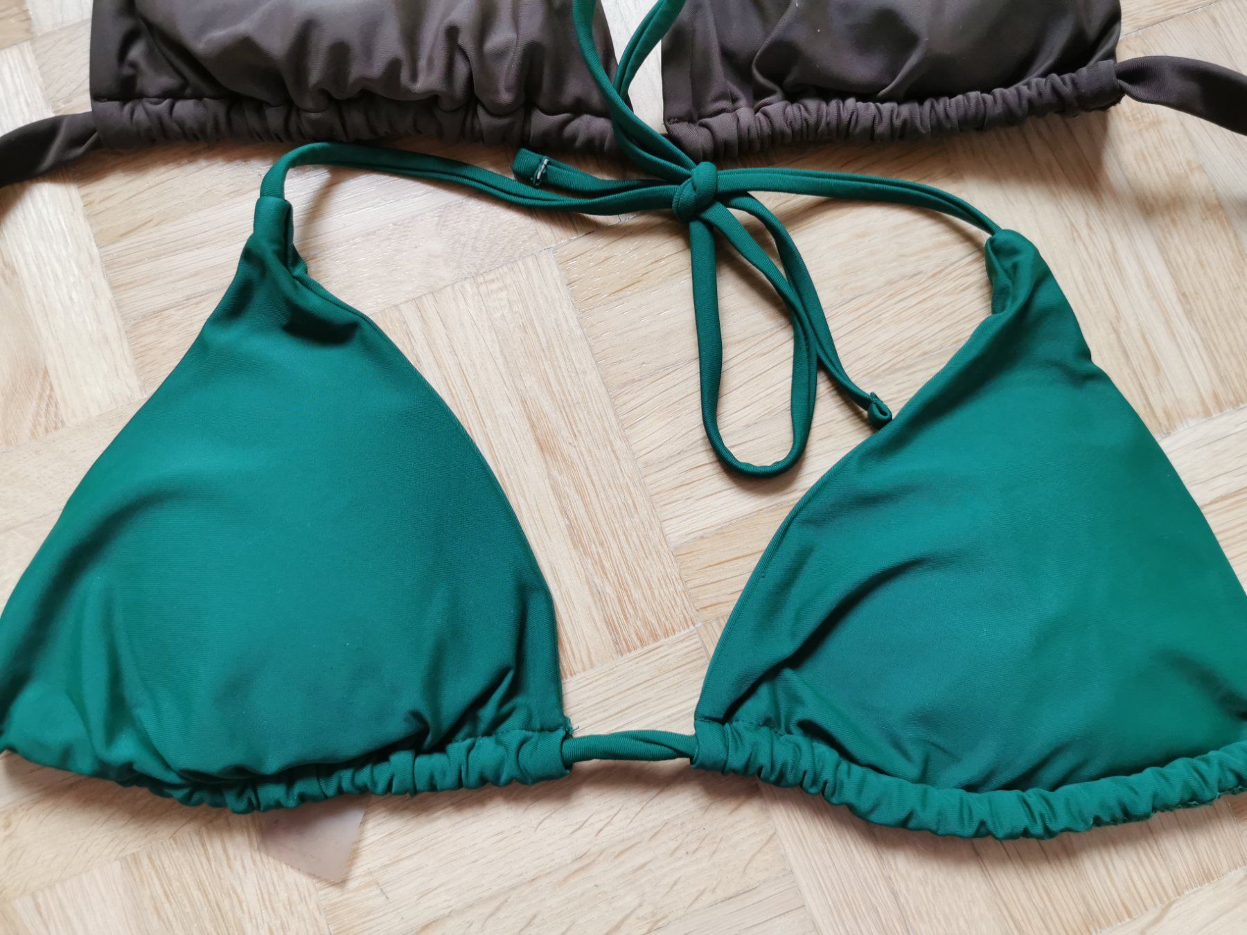 Badekleider & Bikinis: 2 x Bikinitop Aqua Tropic Gr. L – Gebraucht aus Stäfa von flamingo_17 2