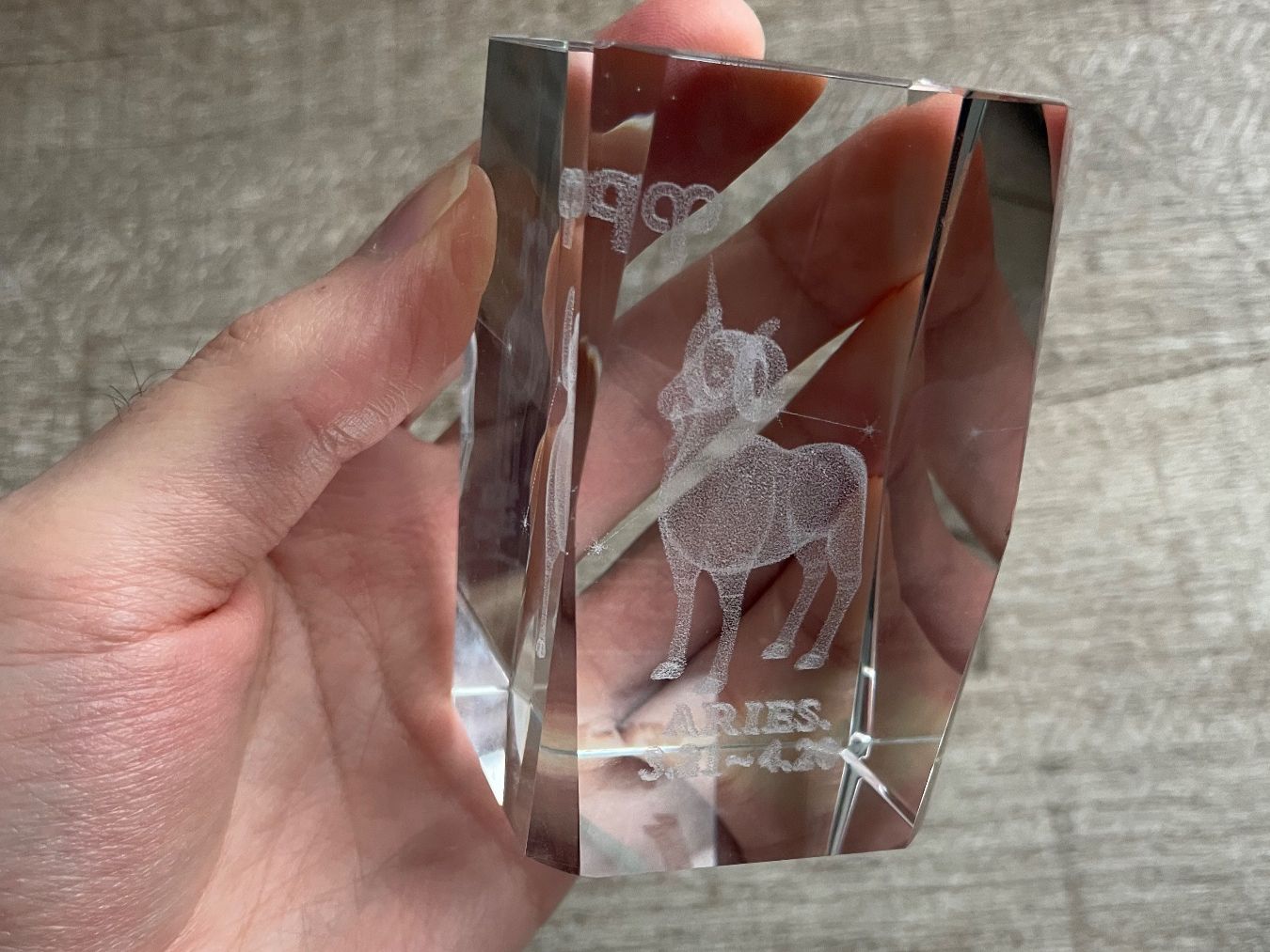 Statuette: Glasblock Hologramm 3D Aries / Widder Sternzeichen – Usato da Port venduto da hgn1