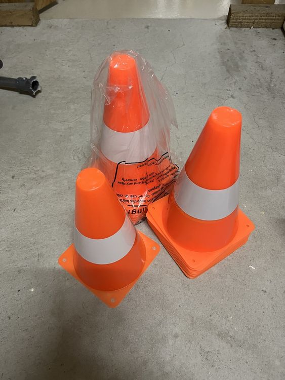 Pylonen 20er Set (Neu und originalverpackt) in Neuendorf für CHF 20 ...