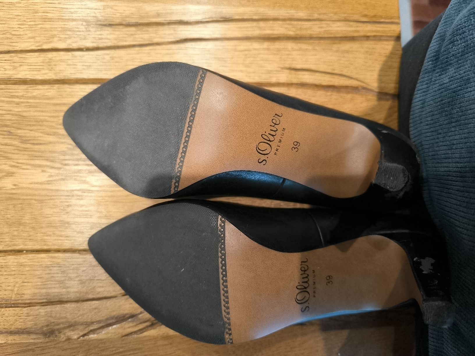 S.Oliver Scarpe da donna: Schwarze Leder Pumps Gr. 38/39 s.Oliver – Usato da Niederwil AG venduto da Nioc28 2