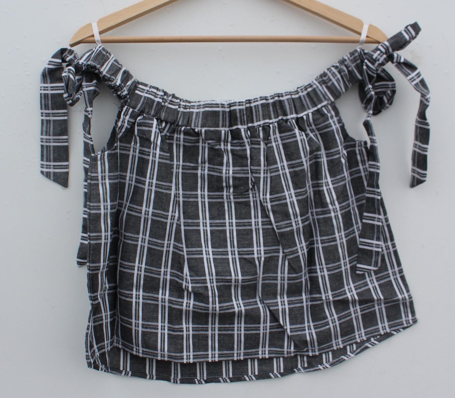 Tops: 🌸 Check Off-The-Shoulder Top –Neuware Small – Neu und originalverpackt aus Härkingen von sammelbecken 3