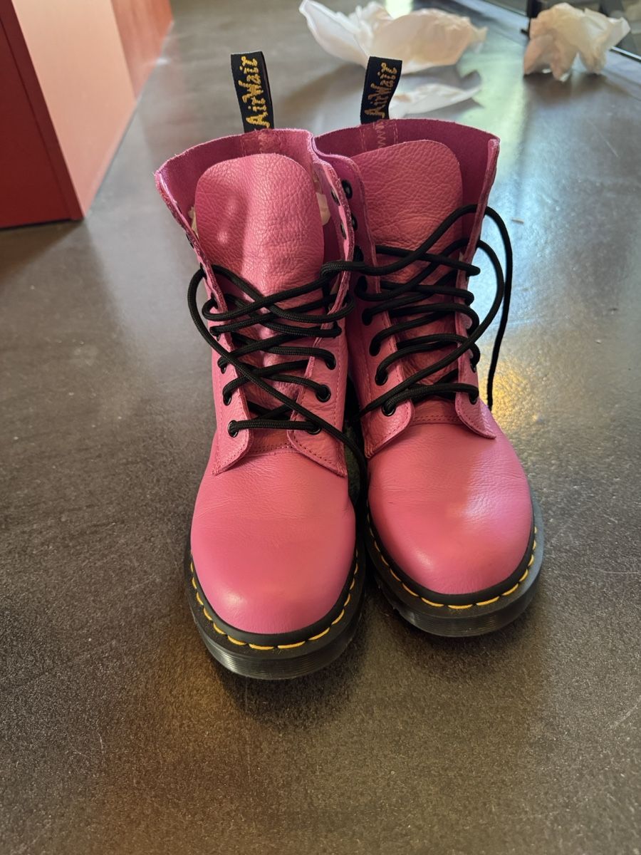 Dr. Martens Damenschuhe: Dr. Martens Stiefel pink Leder Grösse 41 – Neu (gemäss Beschreibung) aus Ipsach von neo_5f8s
