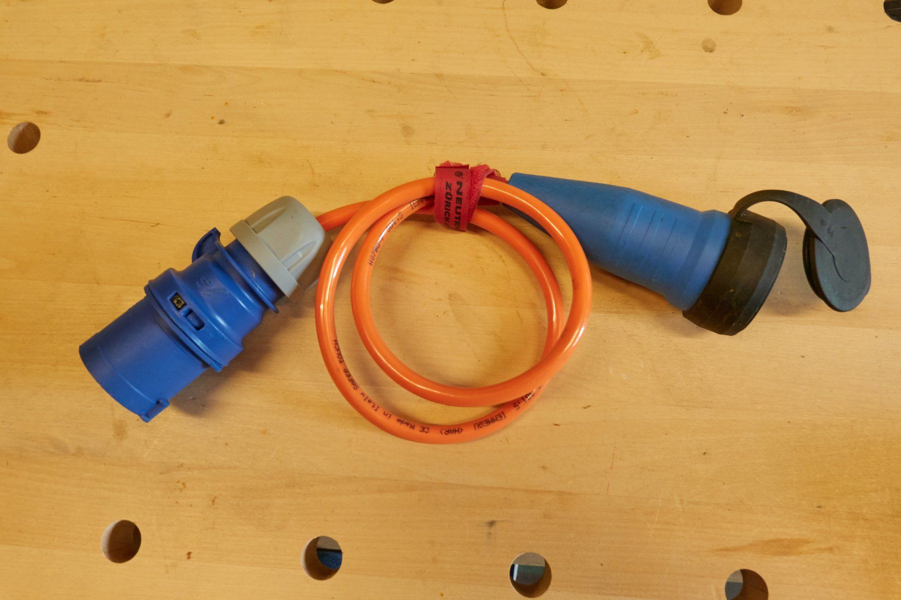 Cavi: Netzkabel-Set für Wohnmobile – Usato da Ipsach venduto da NormanR 4