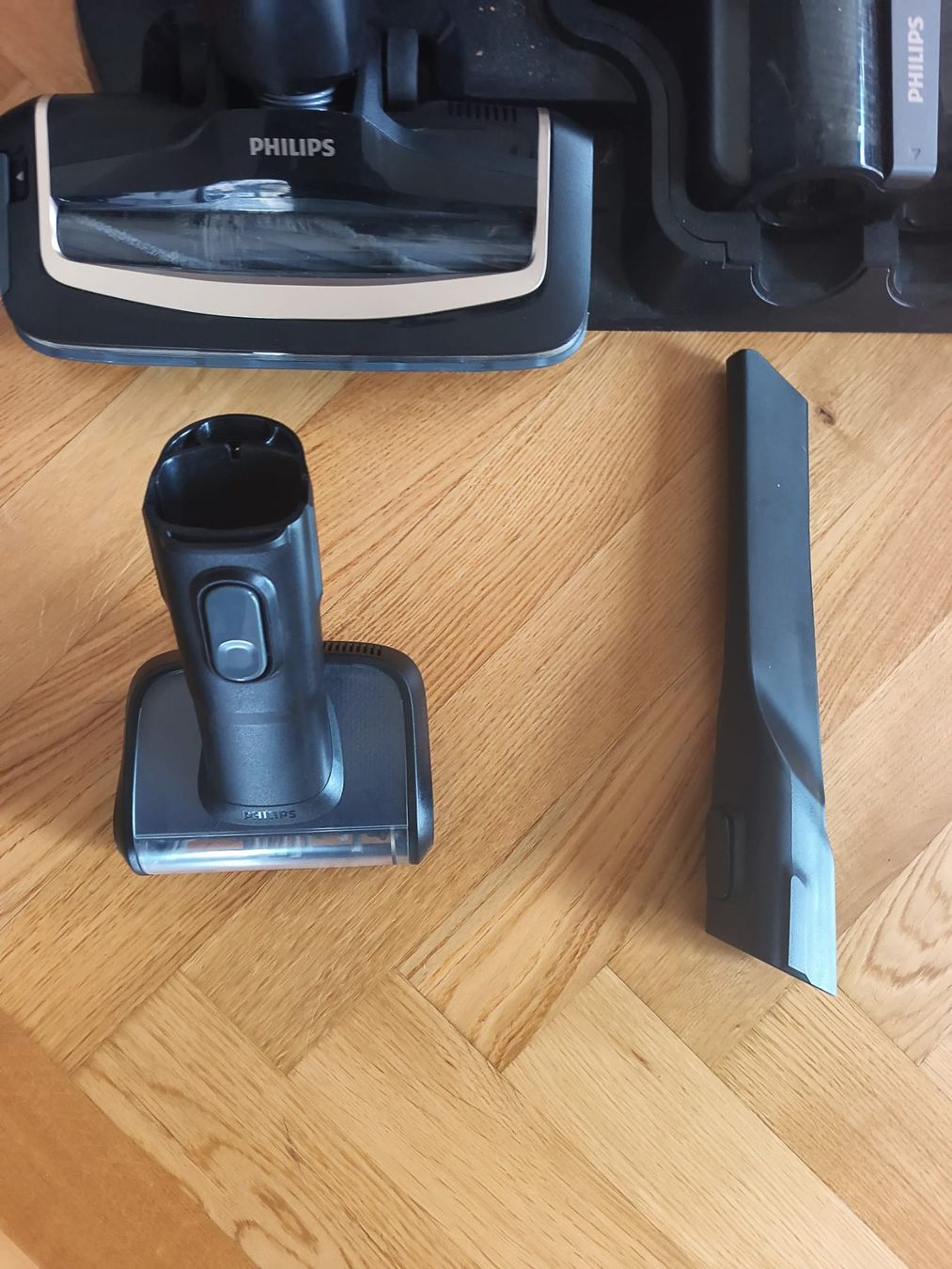 Philips Aspirapolveri & Accessori: Philips 9000 aqua trio – Usato da uster venduto da jovisd 2