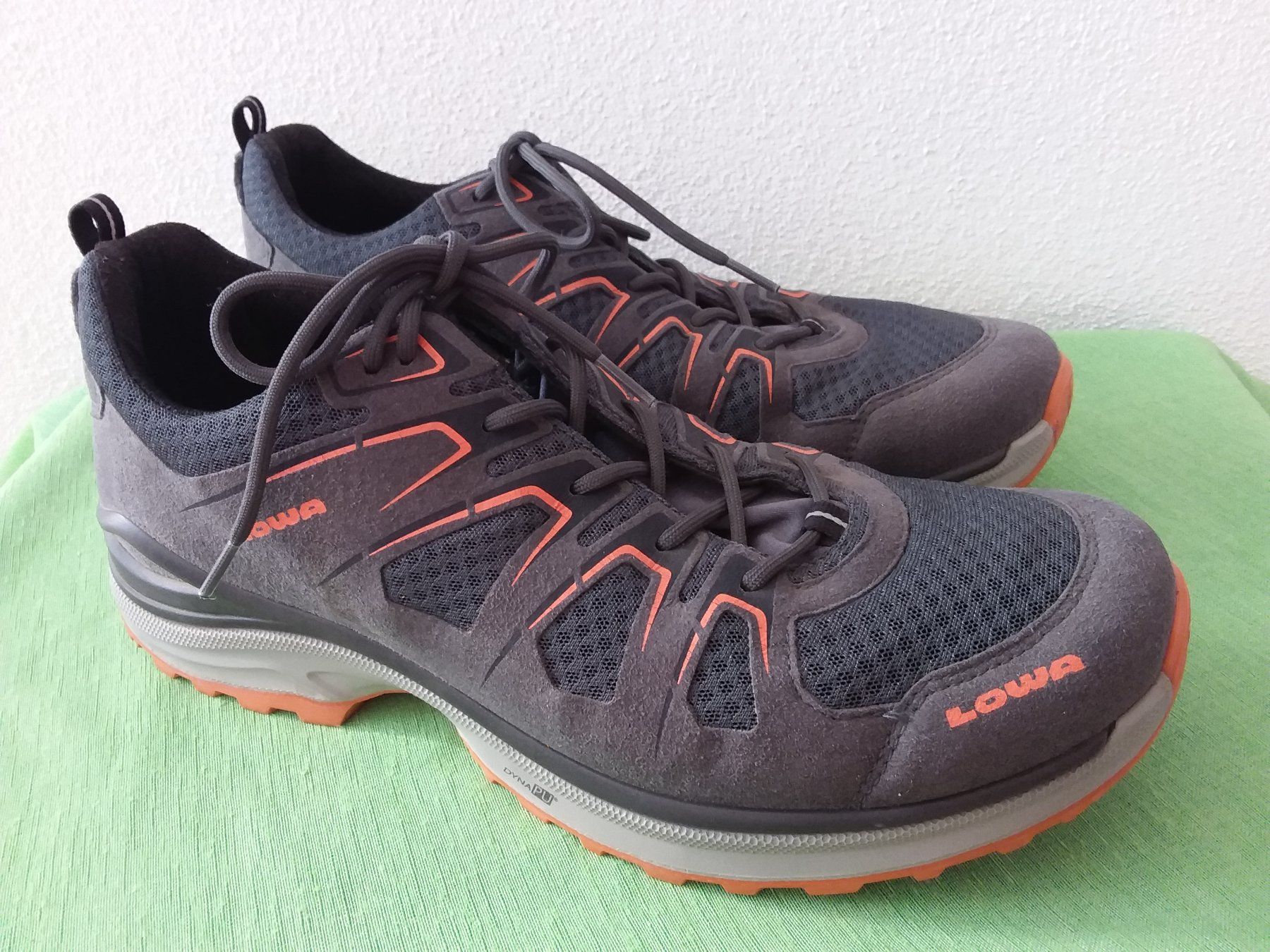 Lowa Scarpe da uomo: LOWA INNOX EVO LO, Wanderschuhe Gr 44 – Usato da Uitikon Waldegg venduto da Risibisi7 1