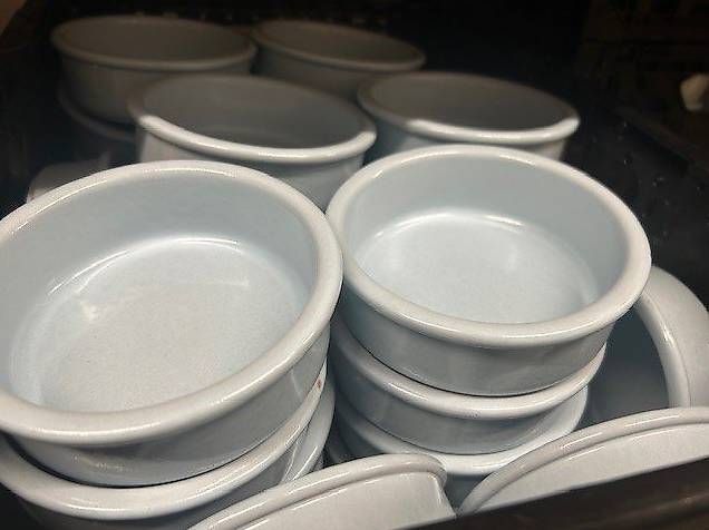Set di piatti: Crema Catalana Geschirr – Usato da Evilard venduto da inf_9ff9 1