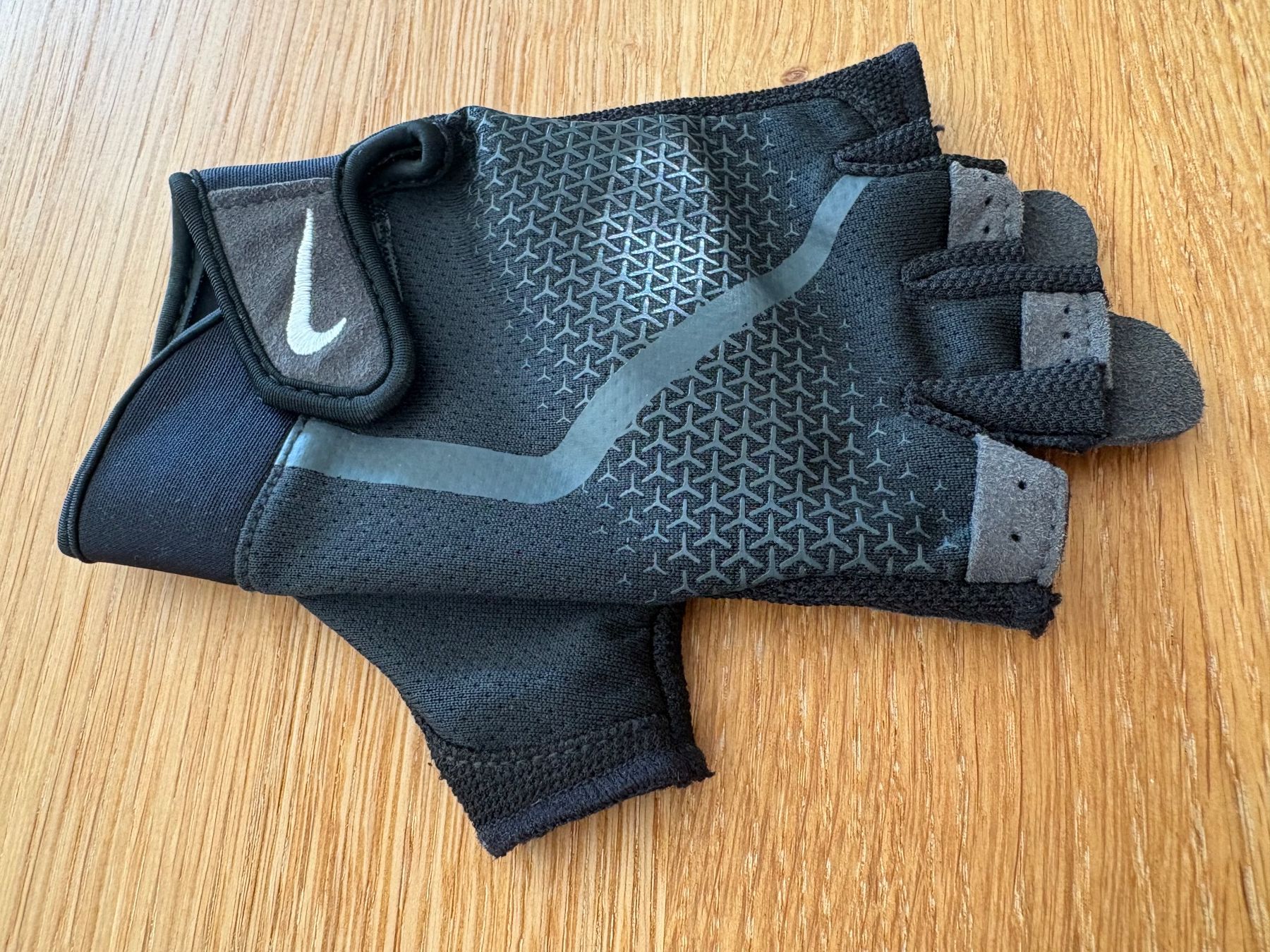 Altri accessori da uomo: Nike Extreme Trainingshandschuhe Polyester, Gr. S – Nuovo (secondo la descrizione) da Sutz venduto da adrian.kaeser 3