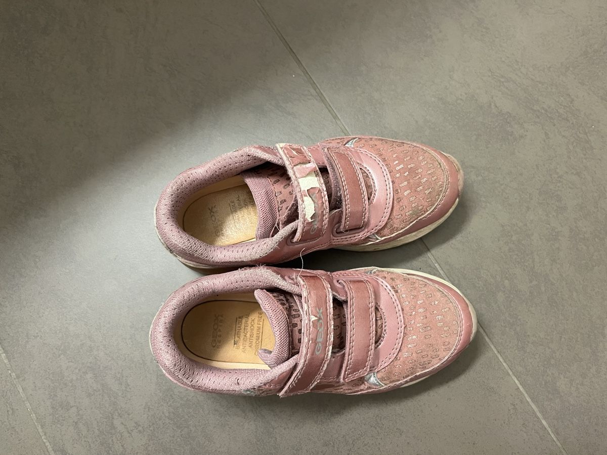 Geox Schuhe für Mädchen: Geox Sneaker Halbschuhe mit Blinklicht 30 – Gebraucht aus Zürich von Gabi_78 1