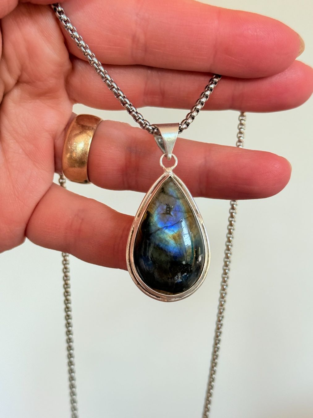 Catenine: Collier Labradorite - Bijou Élégant, Neuf! – Nuovo e nell'imballaggio originale da Genève venduto da AGBERG 1